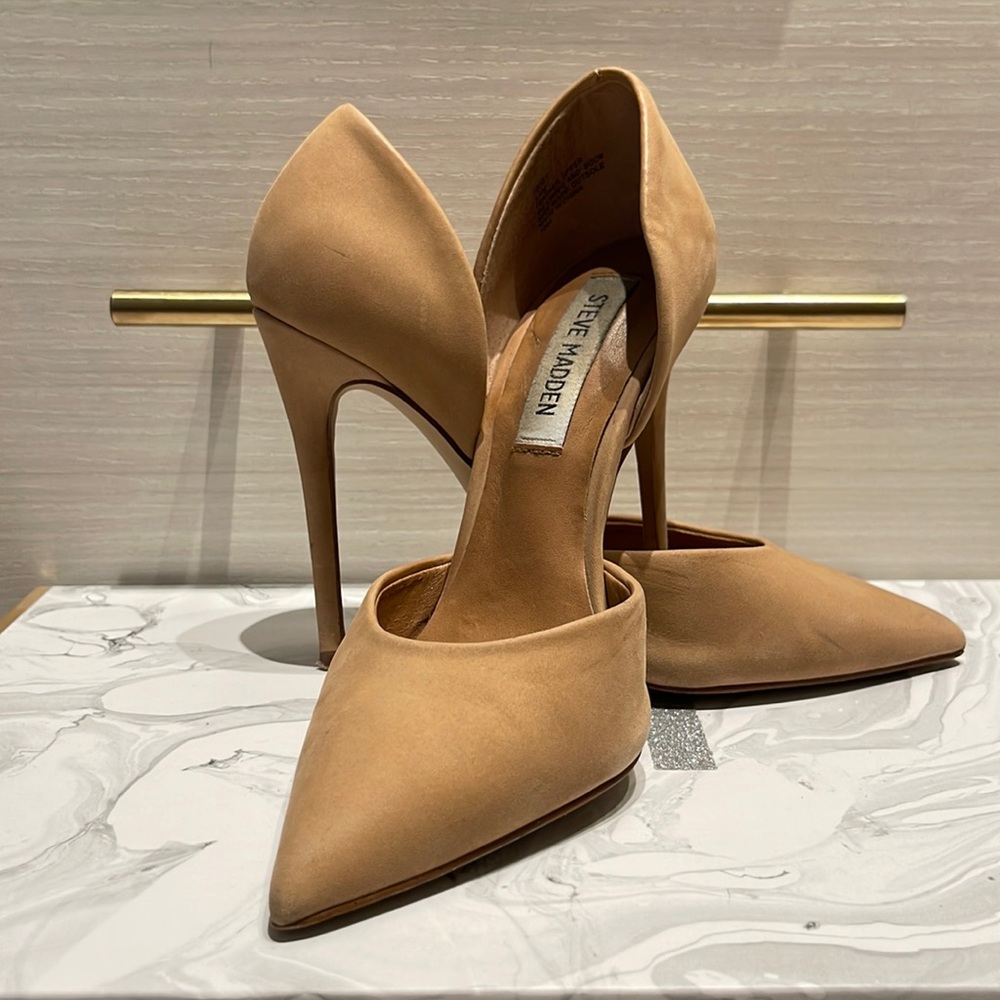The shape of these stilettos is too die for, thank you Steve Madden 🤤